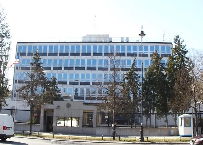 Ambassador Apartment *