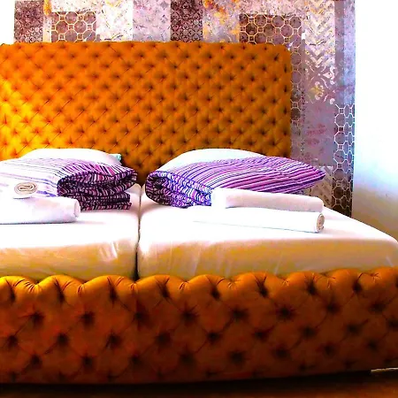 Ambassador * Varşova